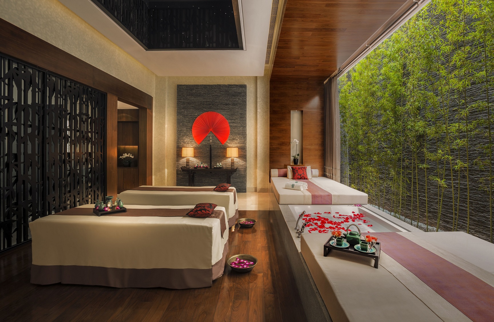 Banyan Tree Spa Macau很荣幸能连续12年获得其杰出的《福布斯旅行指南》五星级奖。